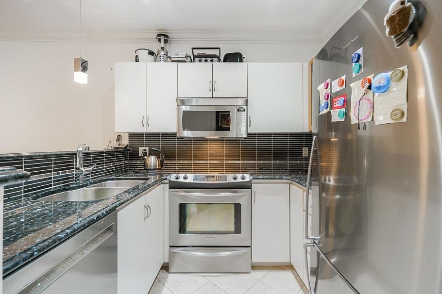 302 1177 Hornby Street Vancouver, BC - 9