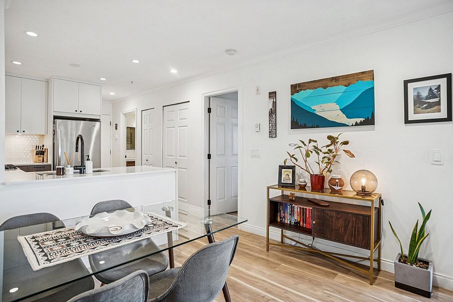 305 688 E 16th Avenue Vancouver, BC - 9