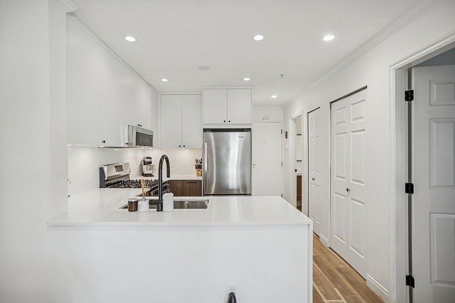 305 688 E 16th Avenue Vancouver, BC - 14