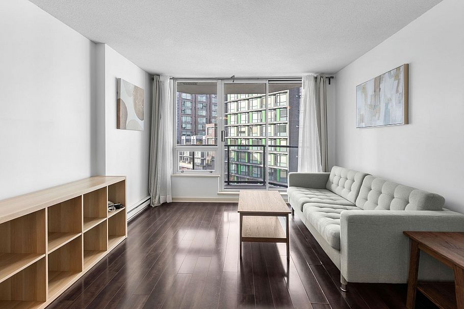 706 1212 Howe Street Vancouver, BC - 3