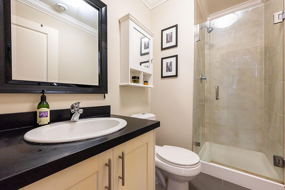 1368 E 13th Avenue Vancouver, BC - 25