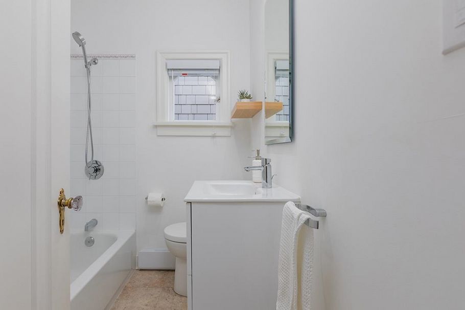 3340 W 15th Avenue Vancouver, BC - 19