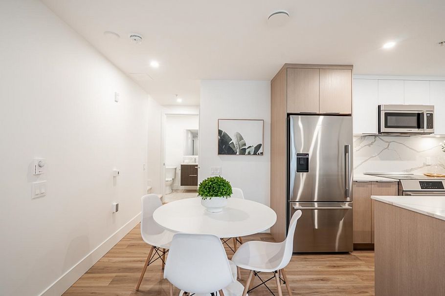 110 2085 E 1st Avenue Vancouver, BC - 14