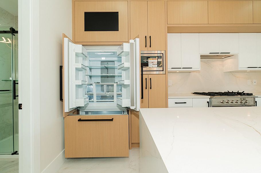 1552 W 66th Avenue Vancouver, BC - 18