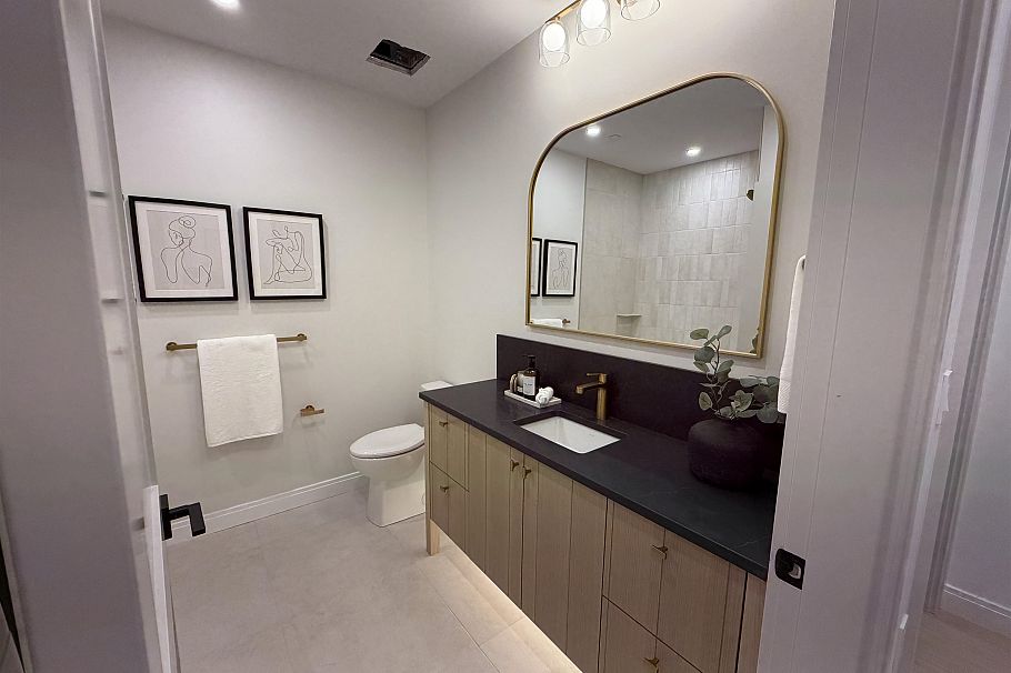 2540 Grant Street Vancouver, BC - 11