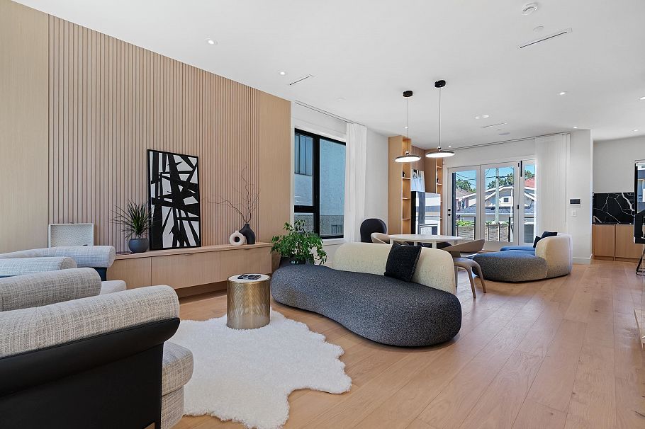 2111 E 46th Avenue Vancouver, BC - 2