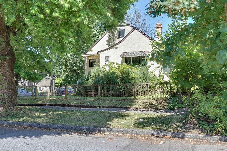 2305 Turner Street Vancouver, BC - 3