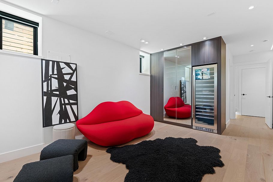 2111 E 46th Avenue Vancouver, BC - 27