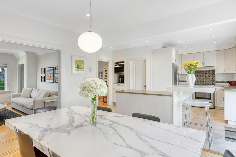 3340 W 15th Avenue Vancouver, BC - 9