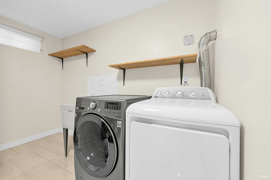 719 E 27th Avenue Vancouver, BC - 25