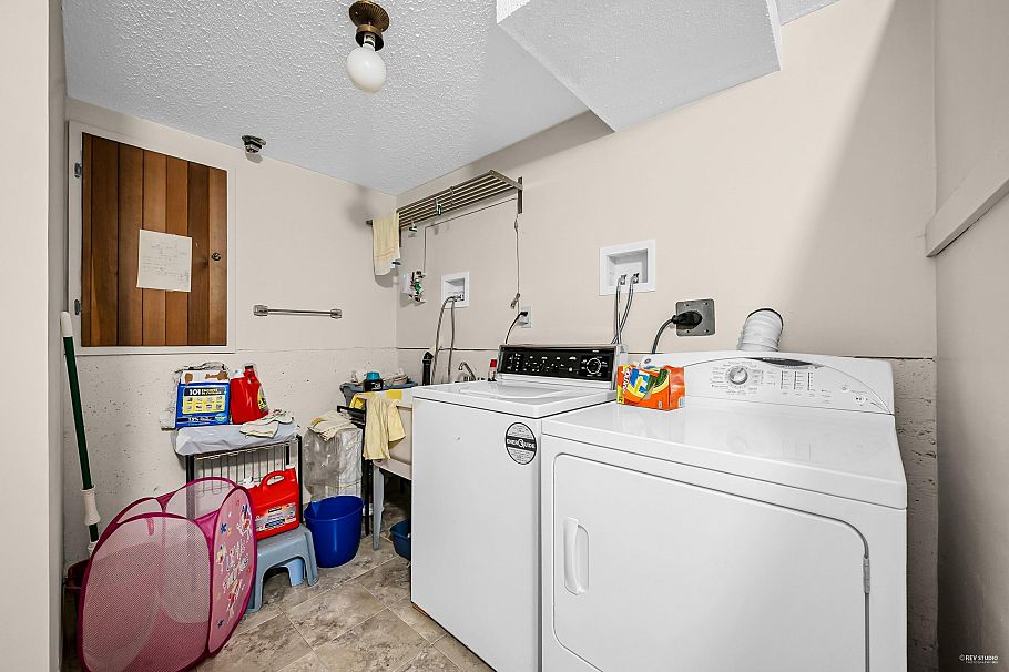 2843 W 22nd Avenue Vancouver, BC - 27