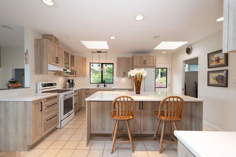 530 E Queens Road North Vancouver, BC - 6