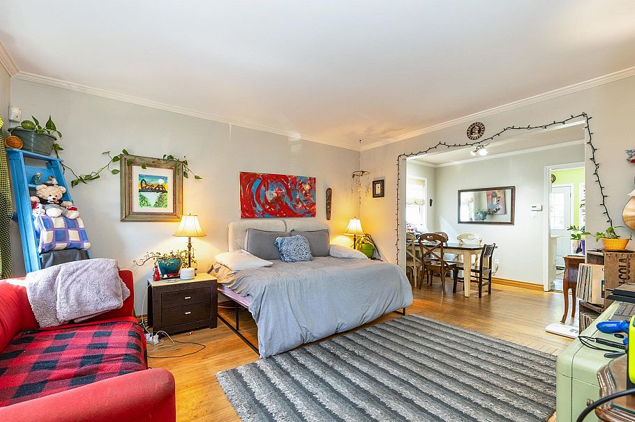 1341 E 29th Avenue Vancouver, BC - 5