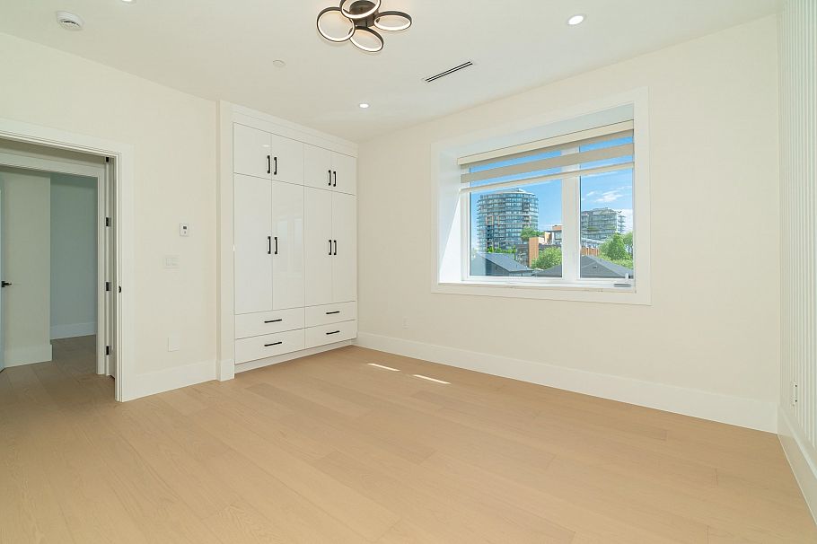 1554 W 66th Avenue Vancouver, BC - 9