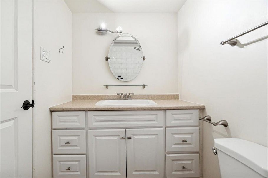 111 3787 W 4th Avenue Vancouver, BC - 18