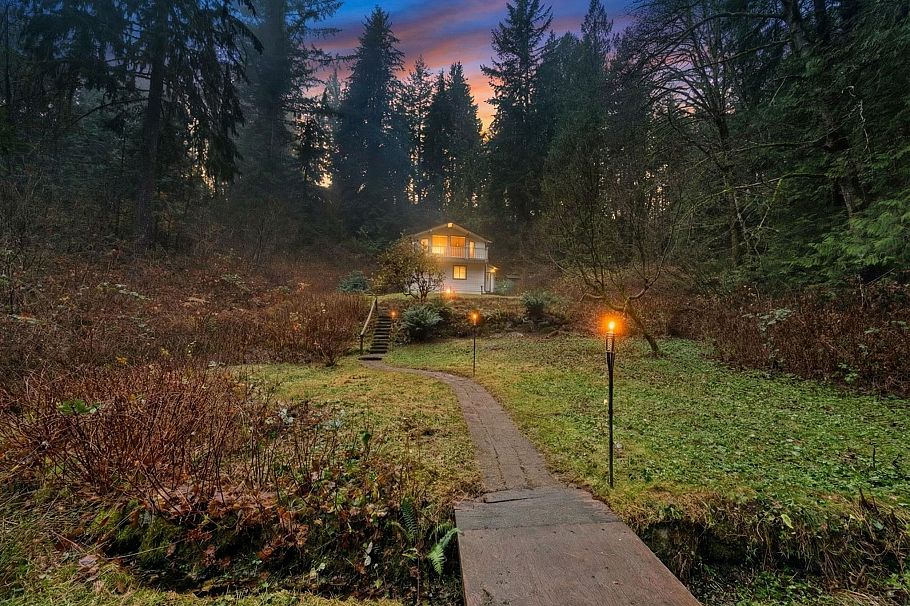 4520 Lynn Valley Road North Vancouver, BC - 6