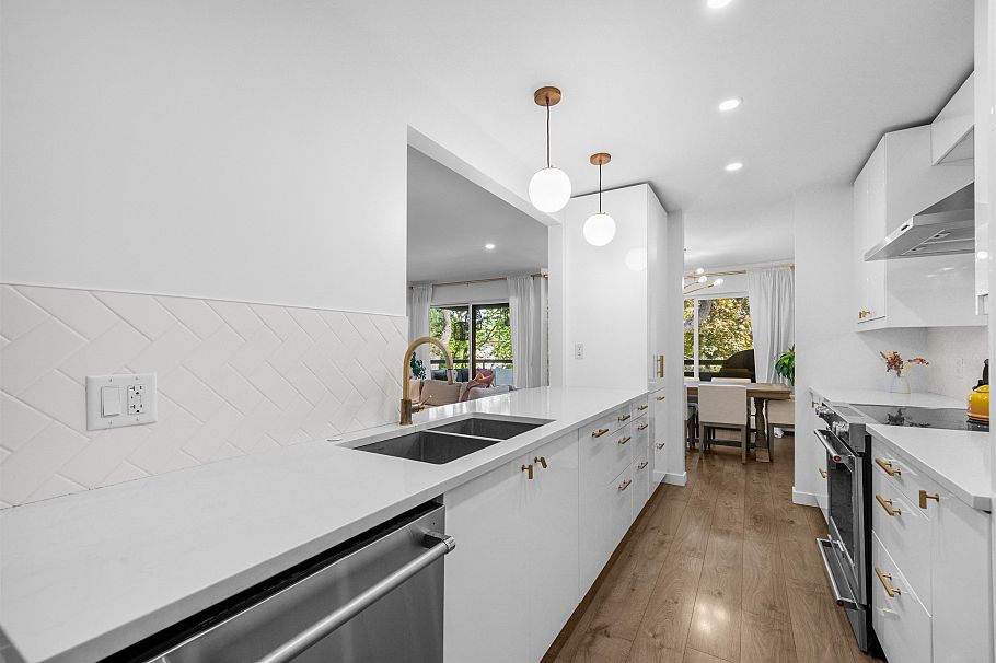 302 1720 W 12th Avenue Vancouver, BC - 12