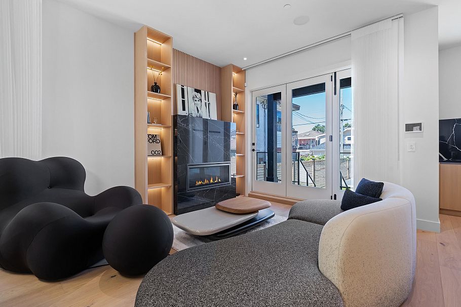 2111 E 46th Avenue Vancouver, BC - 6