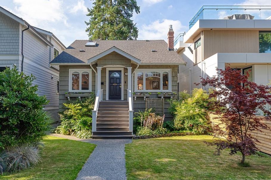 3340 W 15th Avenue Vancouver, BC - 36