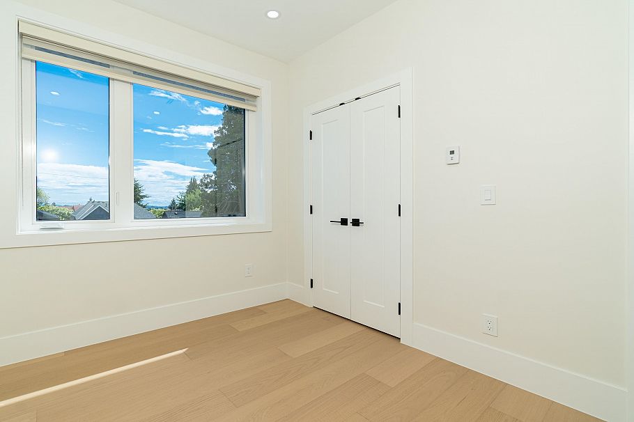 1554 W 66th Avenue Vancouver, BC - 8