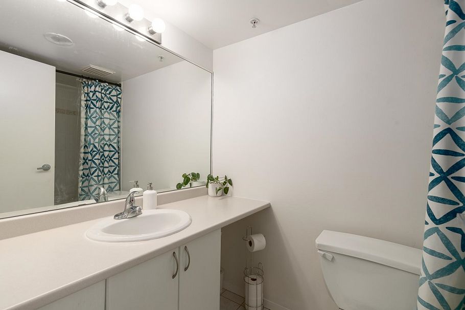 1109 2763 Chandlery Place Vancouver, BC - 9