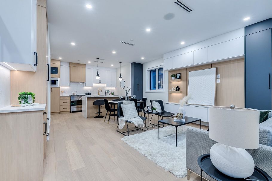 1 5461 Rhodes Street Vancouver, BC - 3