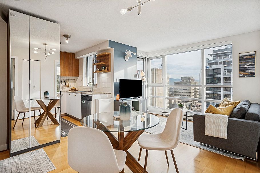 901 1030 W Broadway Street Vancouver, BC - 1