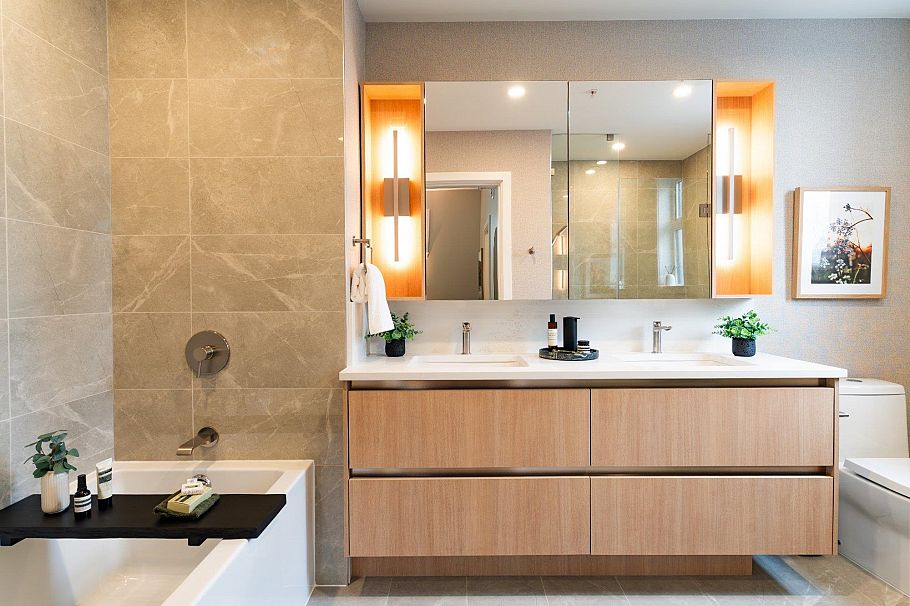 128 2050 Glenaire Drive North Vancouver, BC - 3