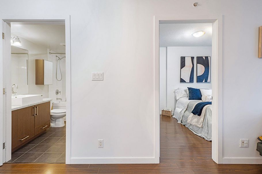 701 1068 W Broadway Vancouver, BC - 10