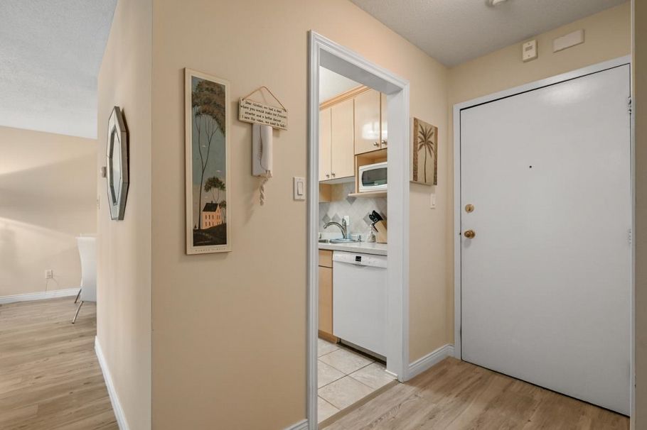 205 307 W 2nd Street North Vancouver, BC - 6