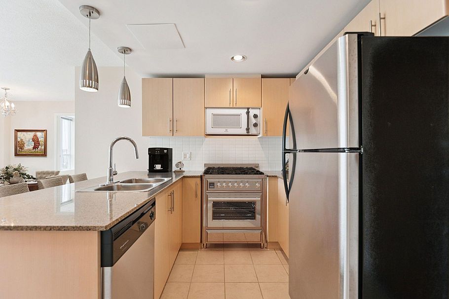 2008 550 Taylor Street Vancouver, BC - 3