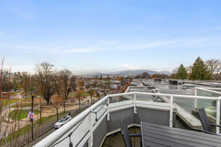 317 1707 Charles Street Vancouver, BC - 25