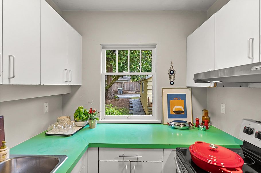 3141 W 39th Avenue Vancouver, BC - 17