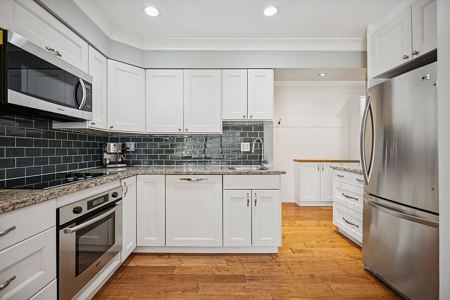 202 1157 Nelson Street Vancouver, BC - 11