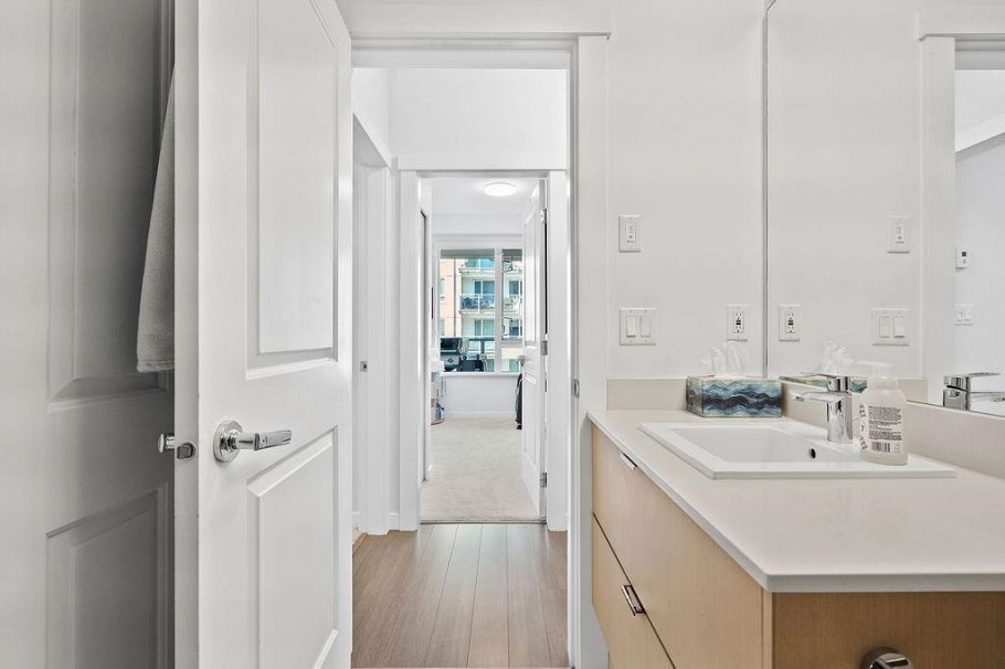 328 255 W 1st Street North Vancouver, BC - 22