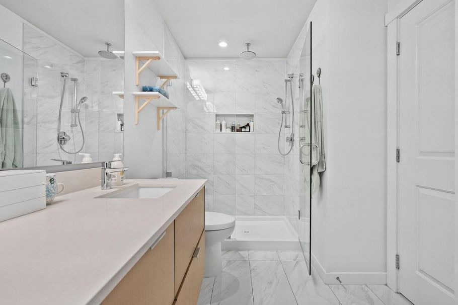 328 255 W 1st Street North Vancouver, BC - 17