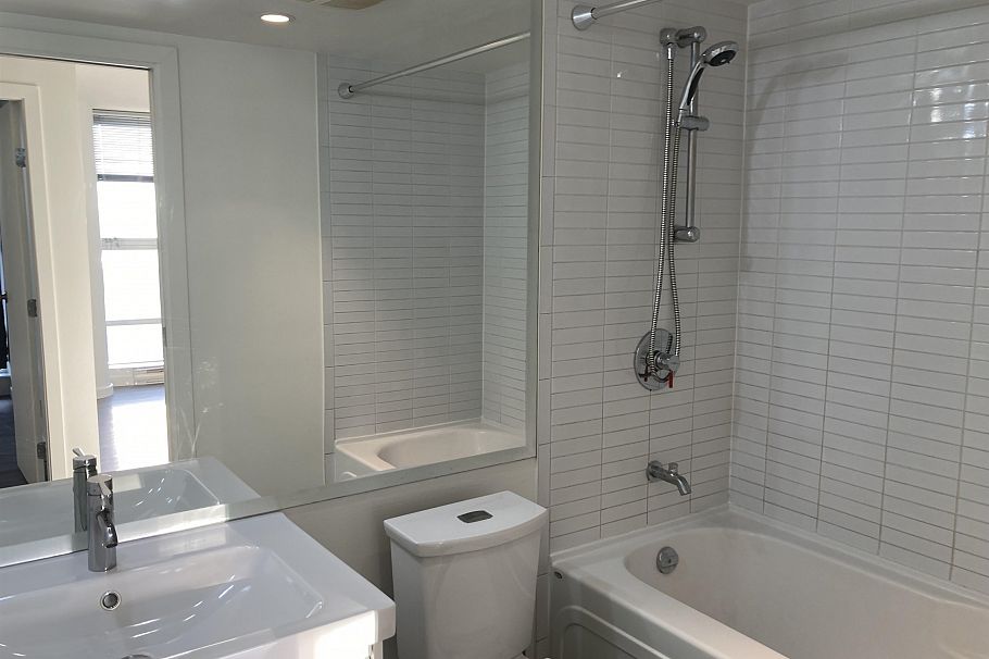 2505 131 Regiment Square Vancouver, BC - 7