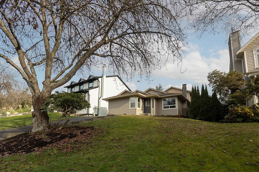 828 Nicolum Court North Vancouver, BC - 37