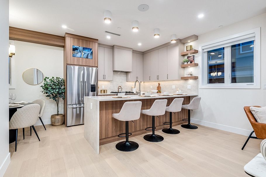 1 2943 E 44th Avenue Vancouver, BC - 7