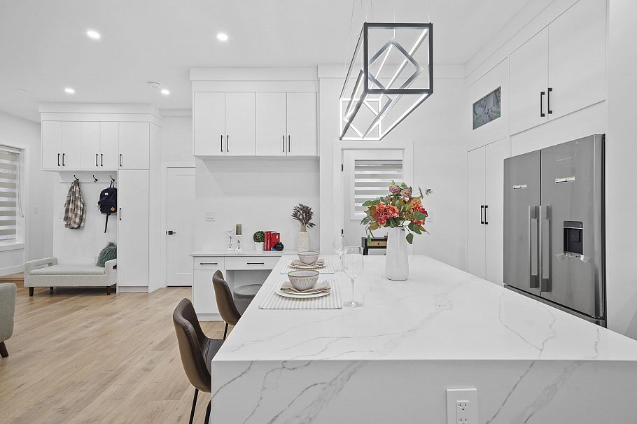 2995 E 17th Avenue Vancouver, BC - 7