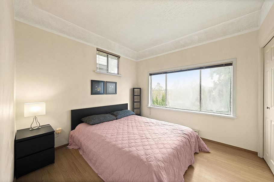 2168 Renfrew Street Vancouver, BC - 11