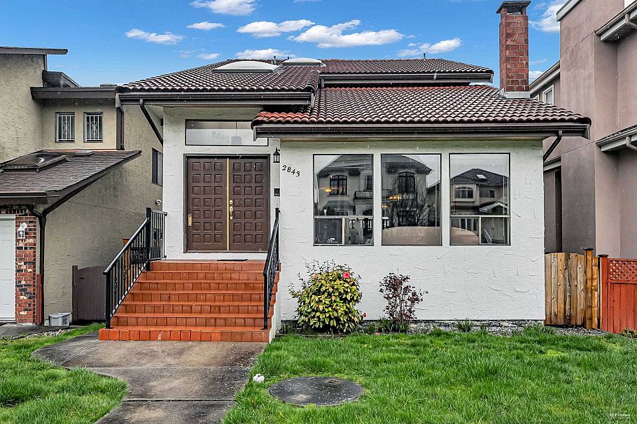 2843 W 22nd Avenue Vancouver, BC - 1