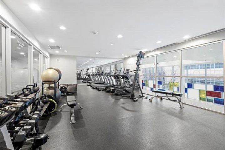 2505 131 Regiment Square Vancouver, BC - 11