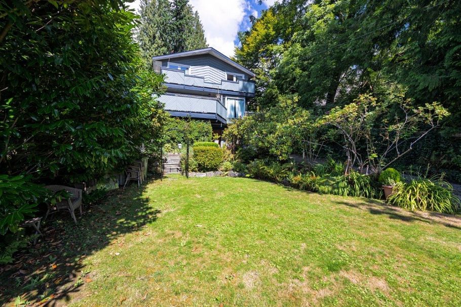 368 E Kings Road North Vancouver, BC - 5