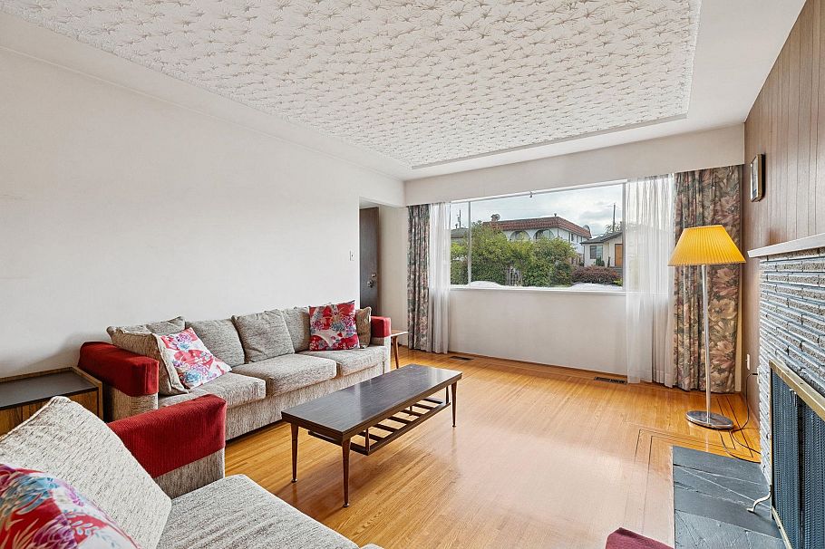 3129 E 23 Avenue Vancouver, BC - 9