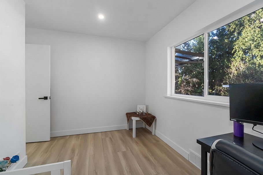 3837 Sunnycrest Drive North Vancouver, BC - 21