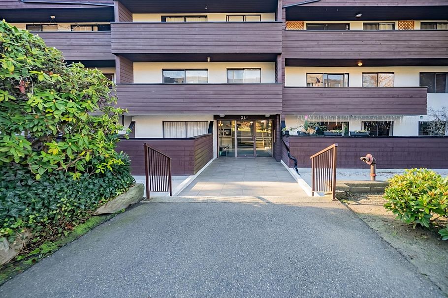 101 341 W 3rd Street North Vancouver, BC - 29