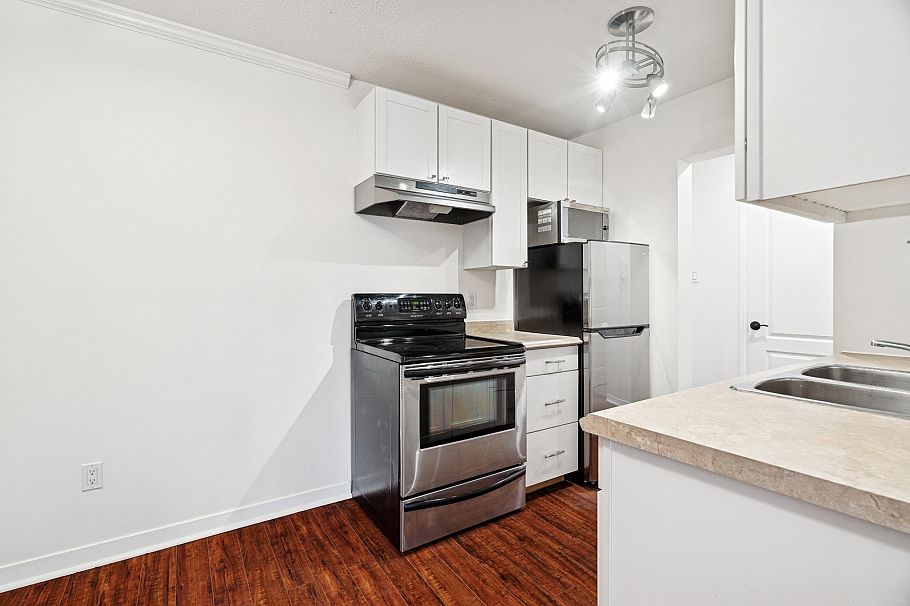 111 3787 W 4th Avenue Vancouver, BC - 10