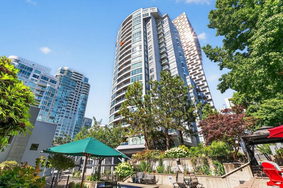 807 1500 Howe Street Vancouver, BC - 1