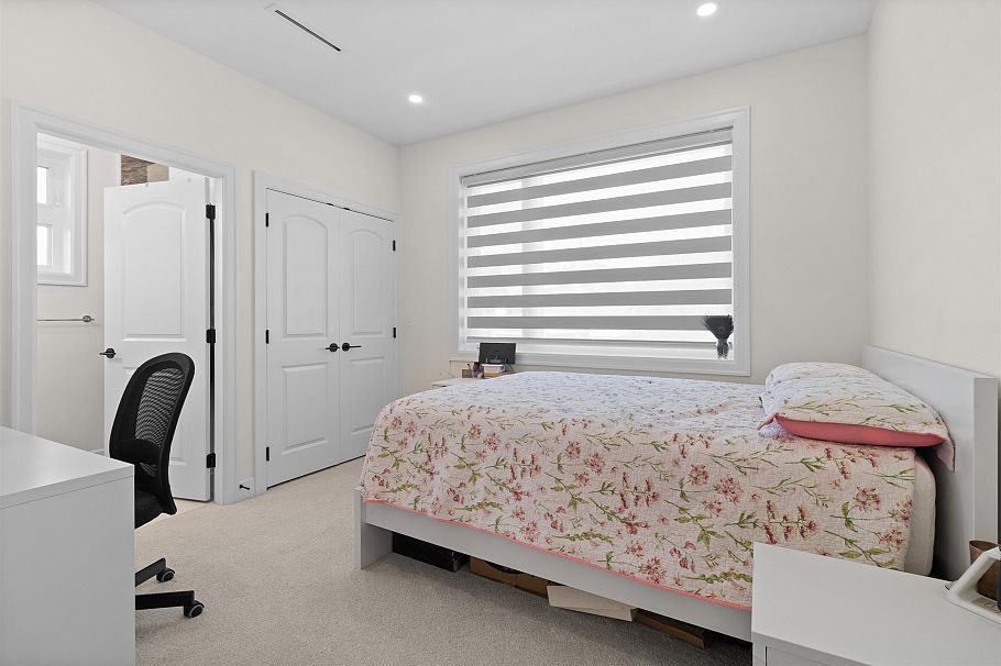 7662 French Street Vancouver, BC - 26